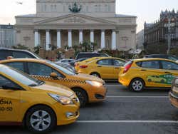 Taxi a Mosca vicino al teatro